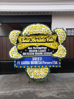 Papan Bunga Duka di Teluk Makmur
